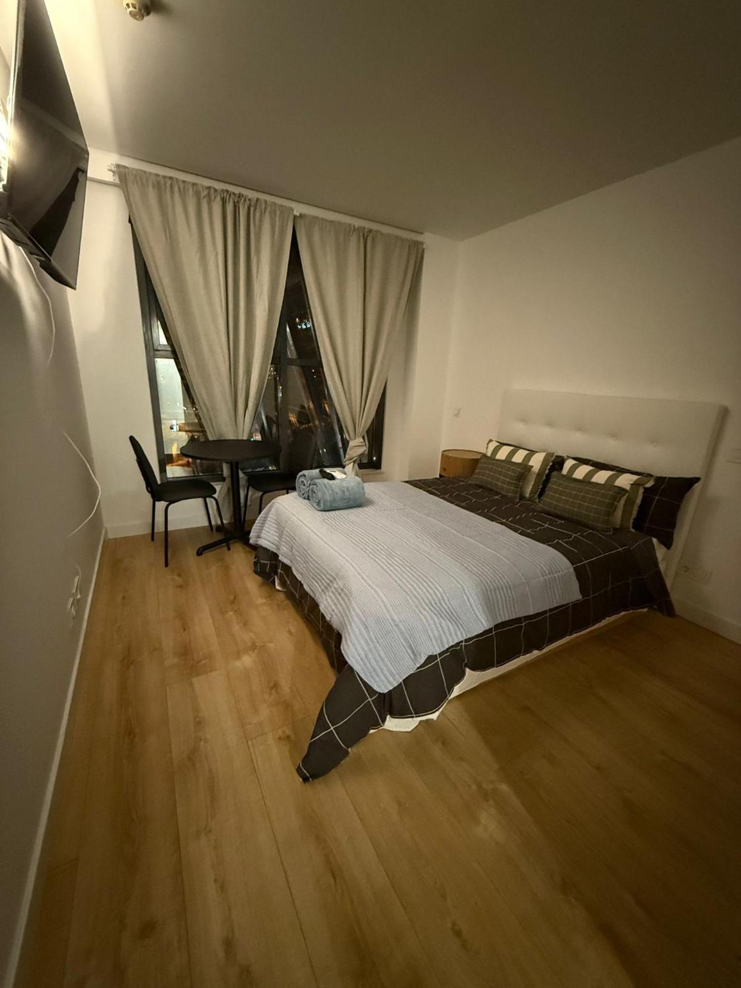 To Room Madrid Castellana Ngoại thất bức ảnh